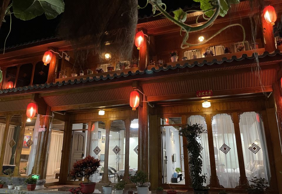 Lijiang Baisha Ancient Town Juyuanqi Inn(丽江白沙古镇聚缘栖客栈) 호텔 - 위룽 호텔 가격, 후기 2024 | 트립닷컴