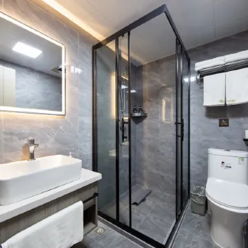 Huaju Hotel (Haining Haichang Road subway station store)