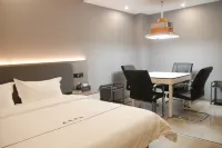 Yinjiang Longcheng Hotel