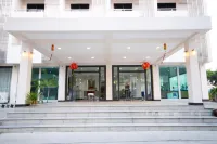 White House Bizotel Hotel in zona Suan Luang Rama IX