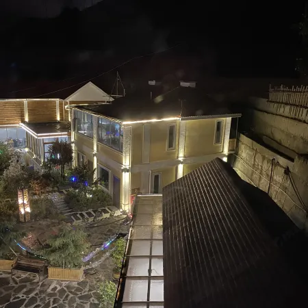 Kangding Gaqu Hot Spring Homestay