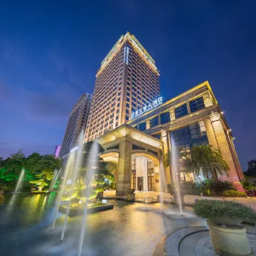 Dragon Dream Hotel Отели рядом с достопримечательностью «Jinjiu Refuge»