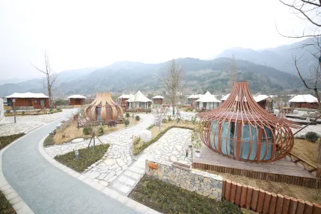 Huajing Lanshan Chalet Homestay