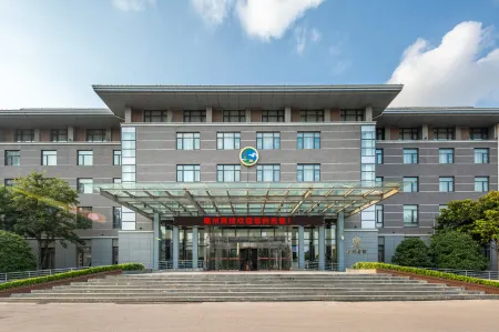 Bozhou Hotel Отели рядом с достопримечательностью «Huazu Temple»