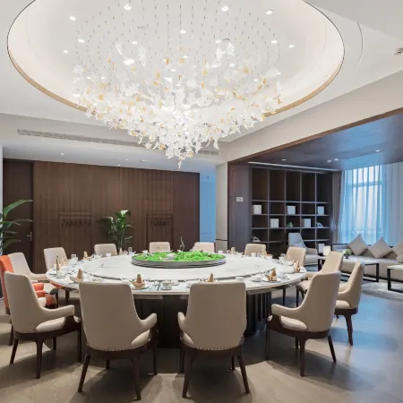 Zhongzhou International Hotel (Hebidong Railway Station Hotel)