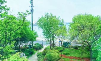 Hailanlan Garden Seaview Resort Villa (Qingdao May Fourth Square)