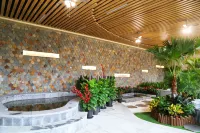 Baihualin Hot Spring Valley Hotel - Hot Springs