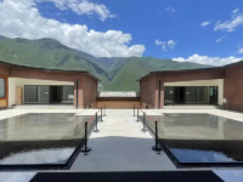 Yilamila Renjoy Hotel, Gongshan, Nujiang Hotel di Gongshan