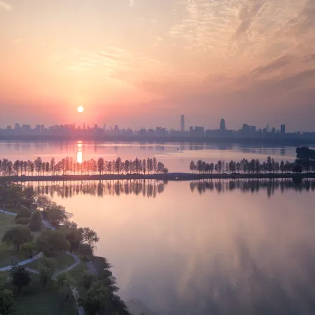 Pinghu Dingren Ramada Hotel