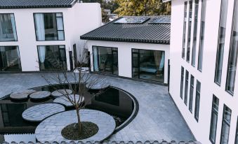 Dayi Puyue Liangshe Hotel