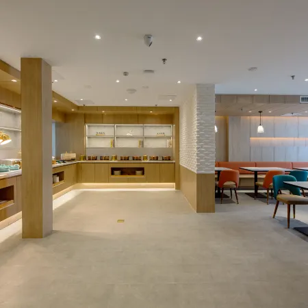 HanTing Hotel (Shijiazhuang Jianhua City Plaza) Отели рядом с достопримечательностью «Чанган»