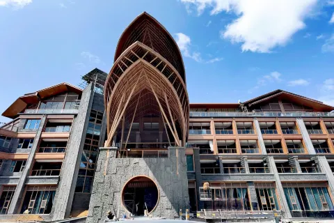 China Nandan Mineral Hot Spring Geomagnetic Resort Hotel