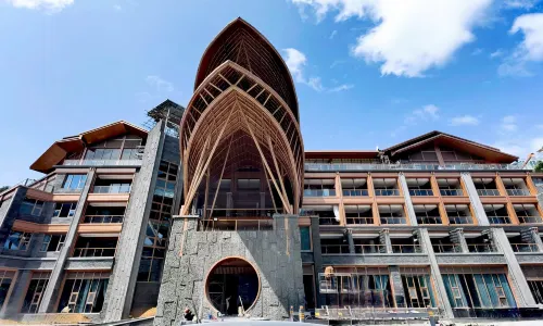 China Nandan Mineral Hot Spring Geomagnetic Resort Hotel