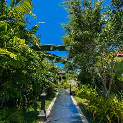 Carpe Diem Villas & Resort Hotel Exterior