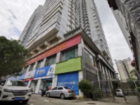 Yunlou Xin Nest Capsule Hotel Private Honey Cabin Hostel (Guilin North Station)