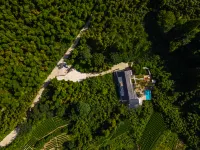 YoLo Qingdie Wu·Linya Yunshu B&B