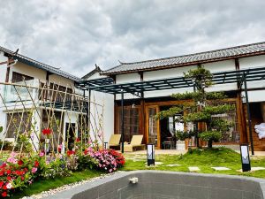 Wuyuan Chenwai Muquan Hot Spring Homestay