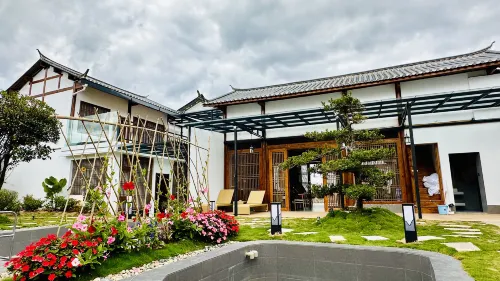 Wuyuan Chenwai Muquan Hot Spring Homestay