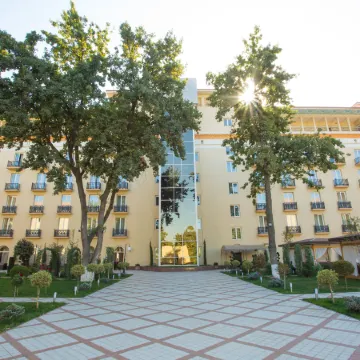 Lotte City Hotel Tashkent Palace Отели рядом с достопримечательностью «Государственный музей истории Узбекистана»