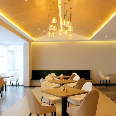 Lizhi Mustard Seed Garden Hotel (Qingyan Ancient Town Branch)
