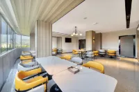 Borrman Hotel (Wuhu High-Speed Railway Station)