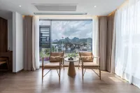 Ting Yue Mei su (East Store of Libo Xiaoqkong Scenic Area)