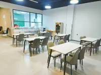 Lianhua Zhishang Hotel