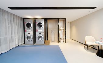 Echarm (Guangzhou Beijing Road Pedestrian Street Ximenkou Subway Station)