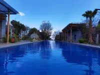 Dali Ancient City • Country Inn & Suites by Radisson COUNTRY • Garden Resort Hotel