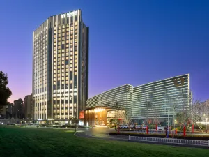 LEEZY HOTEL
