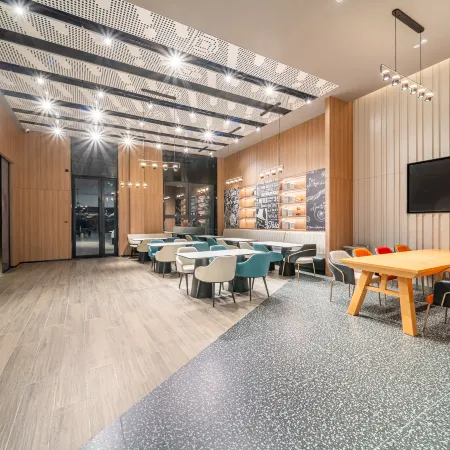 Ibis Hotel (Hami G312 National Highway Branch)