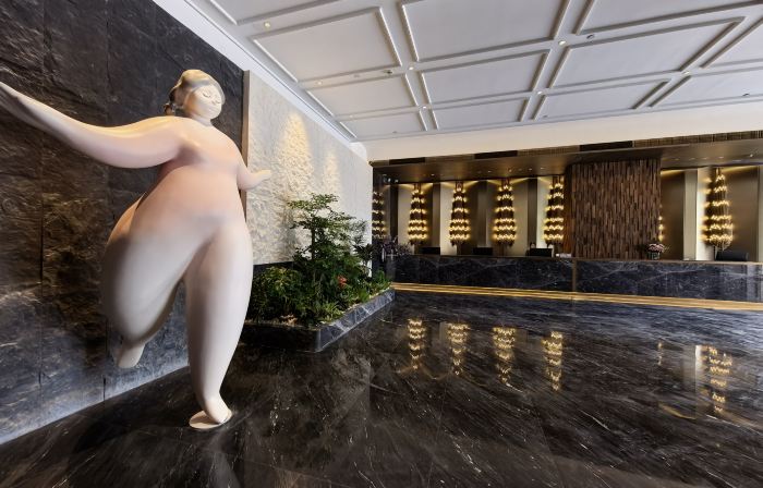 Marriott Hotel (Shaoguandong Railway Station The History East Street)