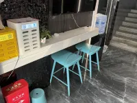 Week 6 Express Hotel Hotels in Xinshao