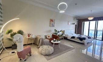 Dawu Xiaozhan Smart Audio-Visual Light Luxury Boutique Stay (Guilin High-Speed Rail North Station)