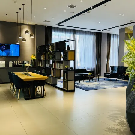 Ease Hotel (Dandong Railway Station Post and Telecommunications Building)