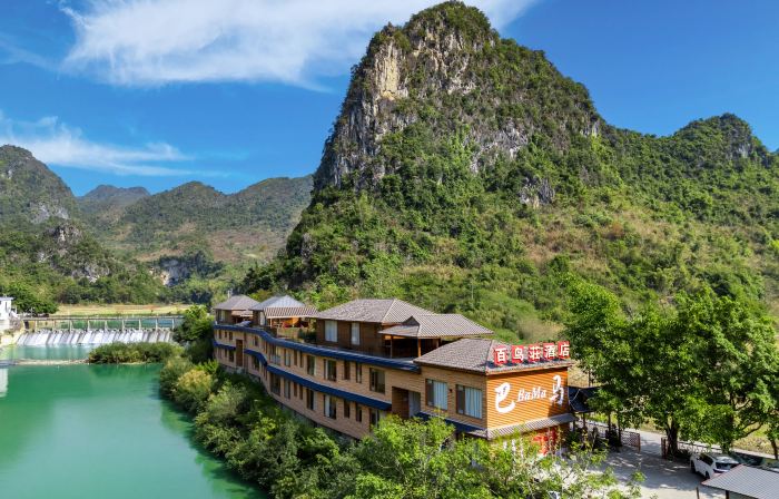 BamabainiaozhuangHotel