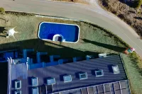 Splendid Mountain · Rustic Luxury Retreat (at Yuhu Village, beneath Jade Dragon Peak) - Rooftop Pools