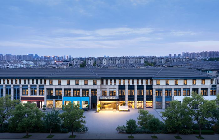 Yangzhou Slender West Lake Weiyang Road Atour X Hotel