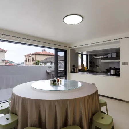 Zhujiajian Yuexia Guyu Seaview Swimming Pool Homestay (Wushitang)