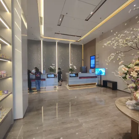 Lavande Hotels(Maoming high-speed railway station xinfu road branch)