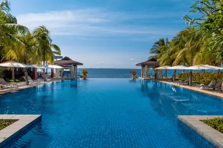 Crimson Resort and Spa Mactan Отели в г. Лапу-Лапу