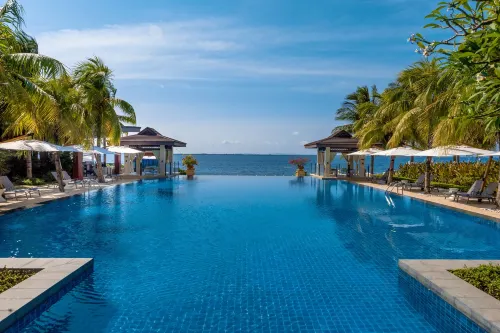 Crimson Resort and Spa Mactan Hotels in Lapu-Lapu City