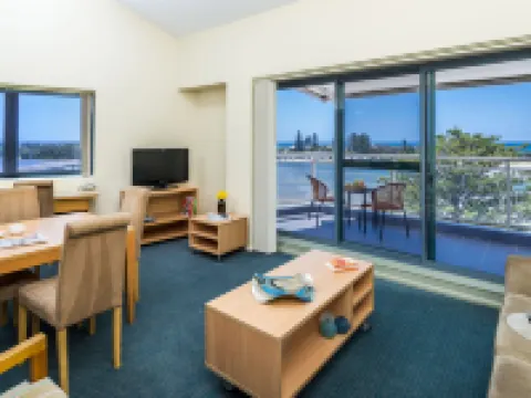 Oaks the Entrance Waterfront Suites Hotels in Wyong