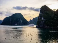 Alisa Cruise Halong Hôtels à : Ha Long