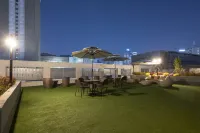 西面棕色點點商務飯店