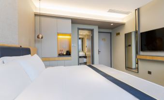 Homeinn Selected Hotel (Shanghai Caohejing Guilin Park Metro Station)
