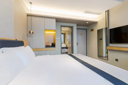 Homeinn Selected Hotel (Shanghai Caohejing Guilin Park Metro Station)