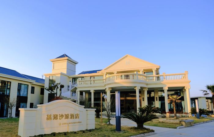 ジョウ泗基湖ビーチホテル