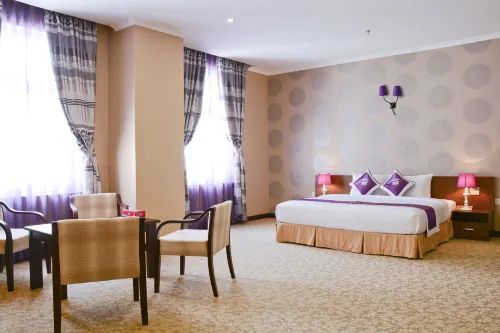 Hai Ba Trung Hotel & Spa Hotels in Tự An