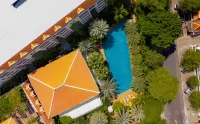 Palace Gate Hotel & Resort By EHM Hotels near Excelpolitan University